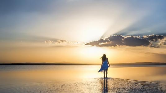 分手后心里还想着对方如何挽回